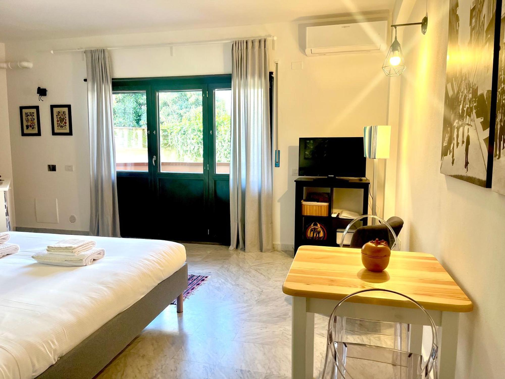 Oltrarno Hideway With Garage Apartamento