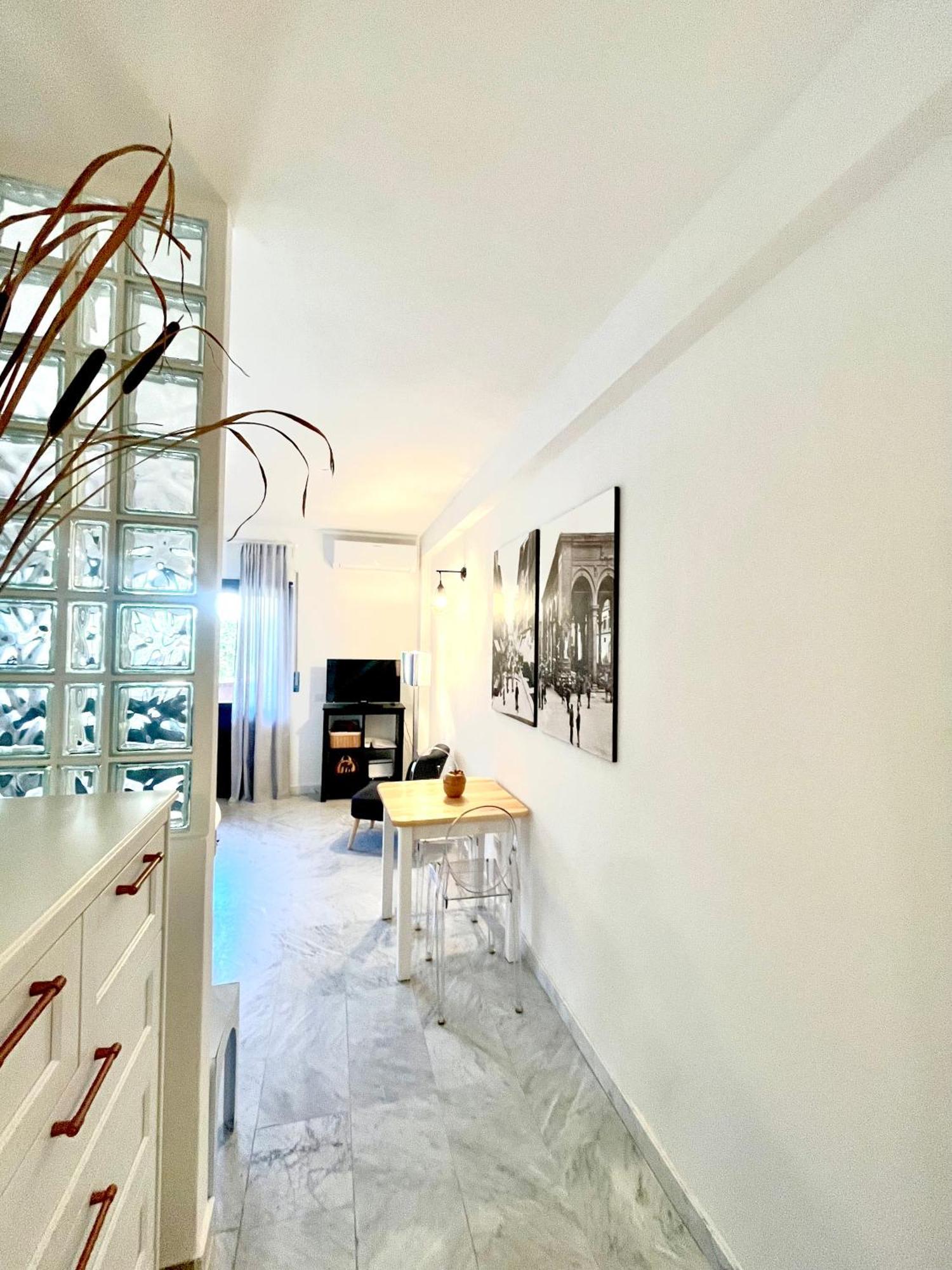Oltrarno Hideway With Garage Apartamento